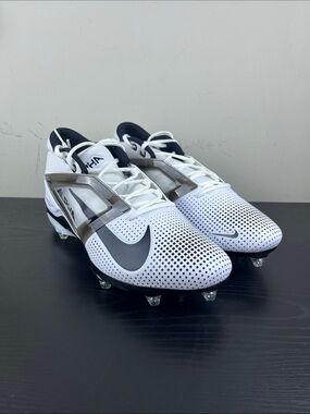 Nike Men's Size 14 Wide White Gray Football Cleats IH1256-100 NWT